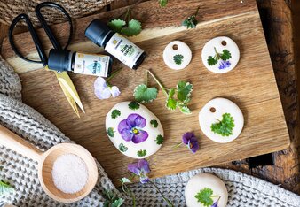 Duftseine aus Salzteig | © SONNENTOR